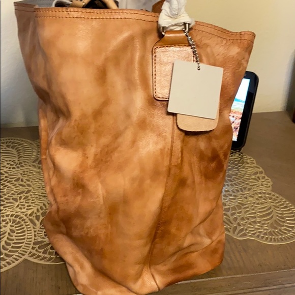 Genuine leather Tan shoulder bag - Picture 3 of 7